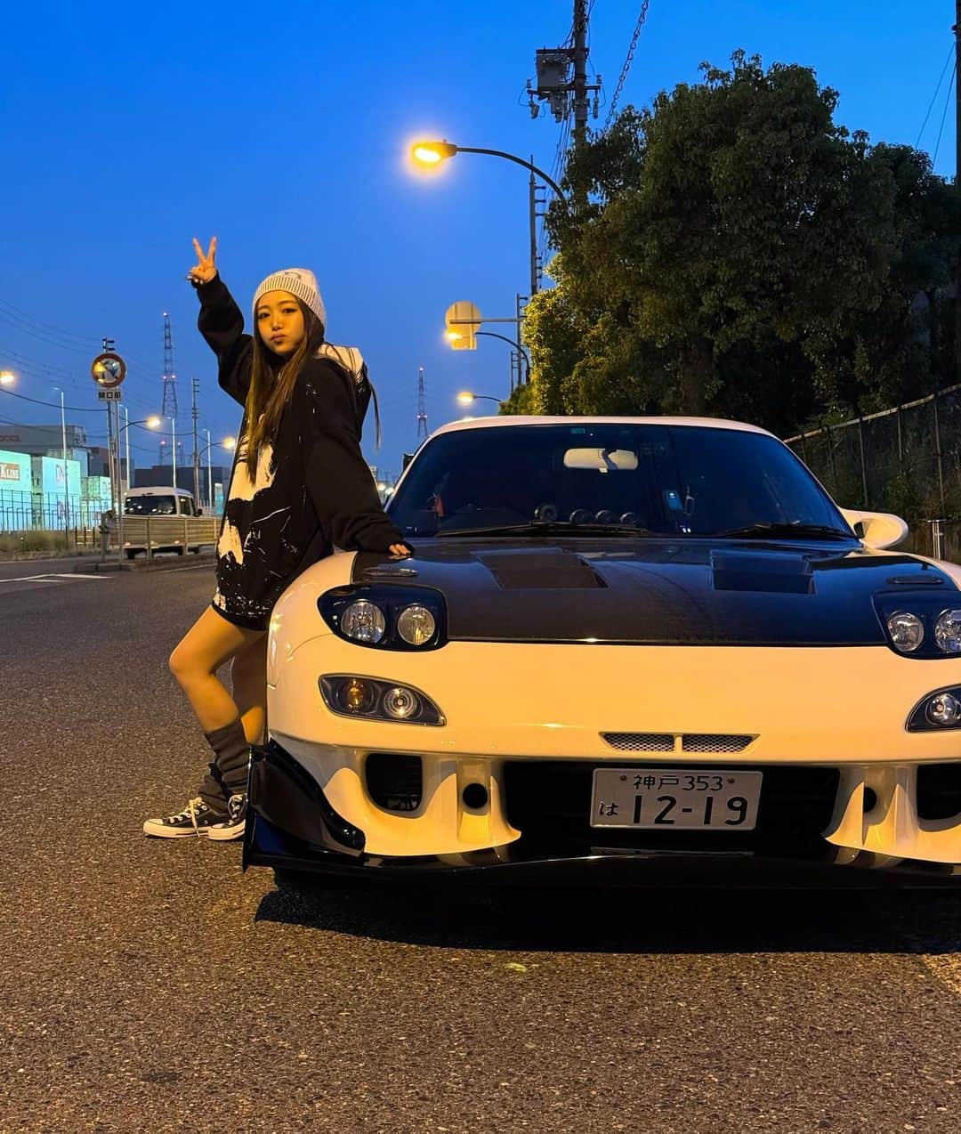 ARISAさんのインスタグラム写真 - (ARISAInstagram)「FDとドライブ🚗  #rx7 #fd3s #fd#車好き#車好きな人と繋がりたい #car#mazda #initiald #イニシャルd#頭文字d #mt女子#マニュアル女子」11月3日 19時48分 - arisa.esije