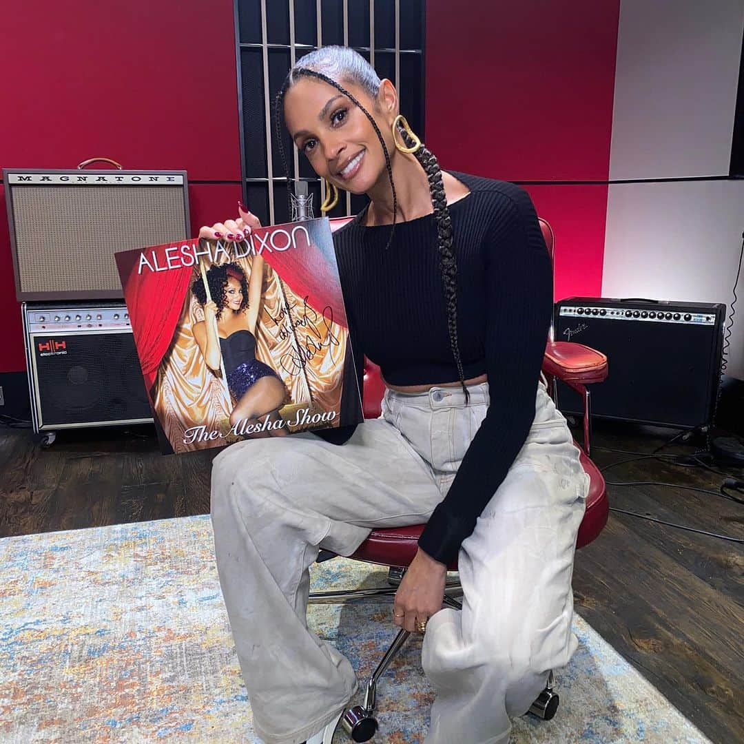 アリーシャ・ディクソンのインスタグラム：「A beautiful trip down memory lane with my @warnermusicuk family yesterday! The full version of the acoustic session coming soon! ☺️ Thanks so much for all the support & love for this record! ‘The Alesha Show’ limited edition vinyl is available now for pre order! ❤️❤️❤️」