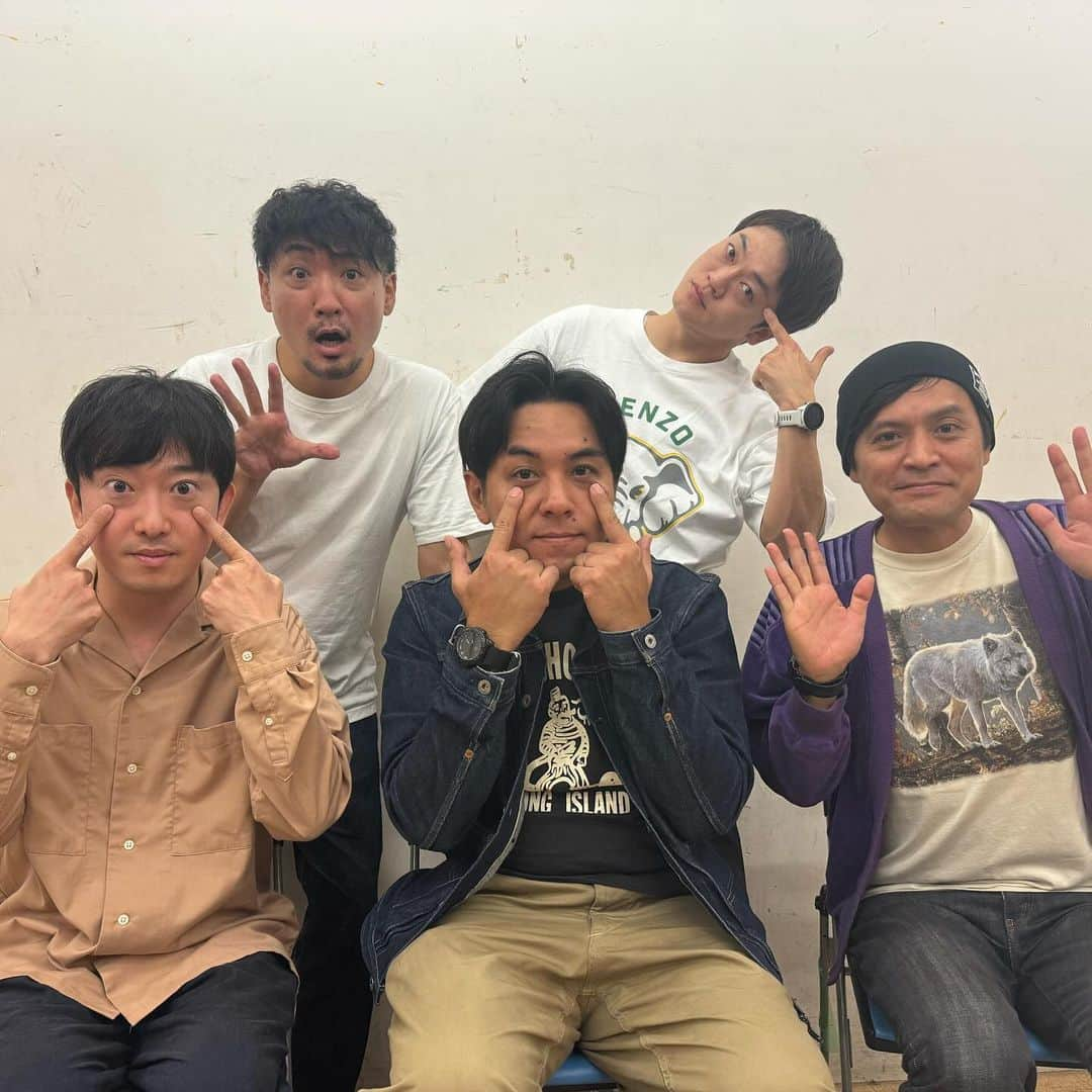 川口徹道さんのインスタグラム写真 - (川口徹道Instagram)「『舞台役者芸人』  中尾班の中でお芝居によく出てる芸人が集まってのトーク！  ストーリーズからご覧ください👀  #よしもと中尾班 #よしもと中尾班YouTube劇場  #ピクニック　さん @picnic163  #LLR伊藤 @itotomohirollr  #シューレスジョー @shoelessjoejoe  #おばたのお兄さん @bataninmari」11月3日 19時57分 - tetsumichi0609