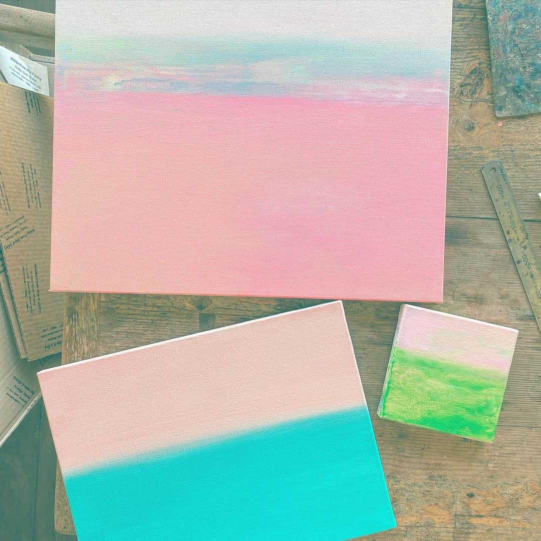 山崎美弥子のインスタグラム：「Paintings of Ocean and Sky  海と空の絵たち。」