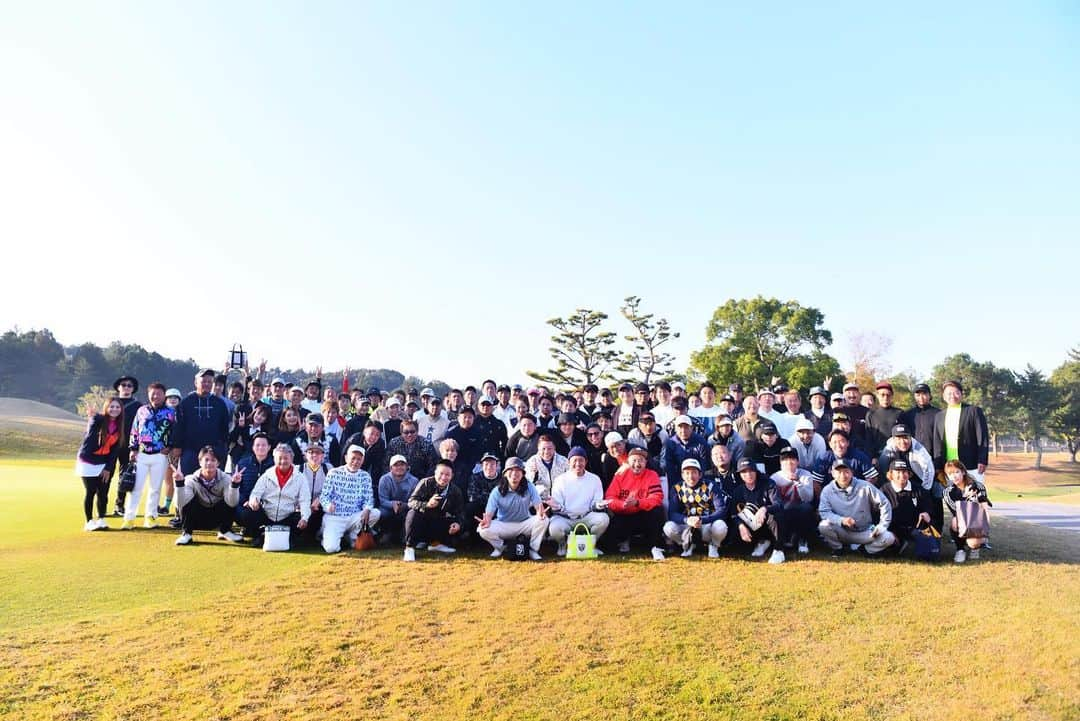 金村義明のインスタグラム：「ET KINGゴルフ⛳️コンペ 姫路御大香さん、京阪の怪物、 大魔王、金村義明 播州チームの勝ち🏆」