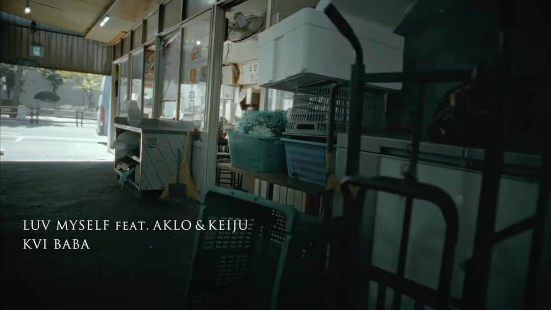 AKLOのインスタグラム：「Kvi Baba - Luv Myself feat. AKLO & KEIJU  MV ついに出たよ!!🚀」