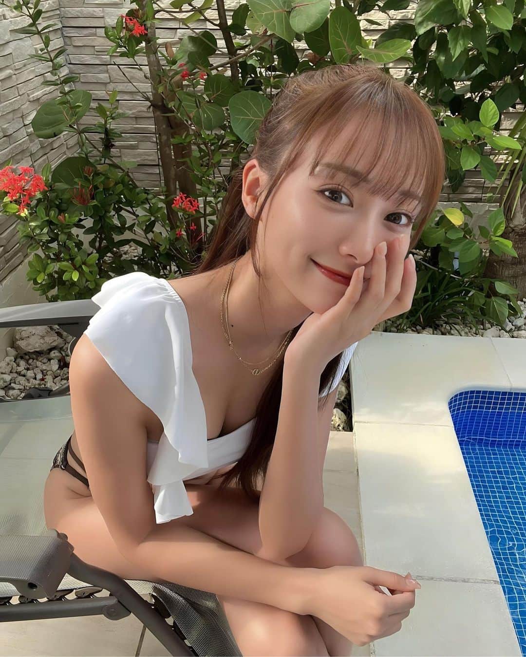 岡島彩花のインスタグラム：「今日から３連休🌺」