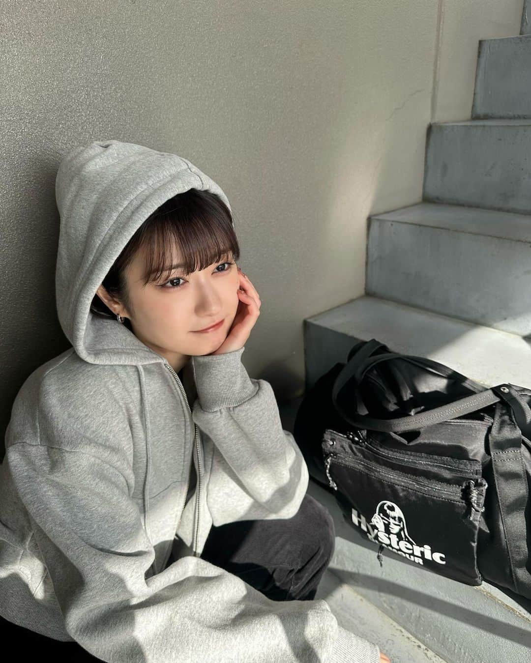 広瀬ちひろさんのインスタグラム写真 - (広瀬ちひろInstagram)「4枚目、なんか手がダサい」11月3日 20時05分 - chi_hirose