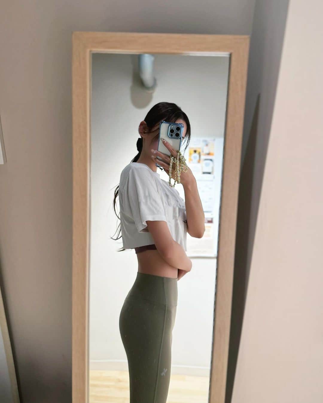のインスタグラム：「ピラティス初めて4ヶ月経ちました🤍🕊」