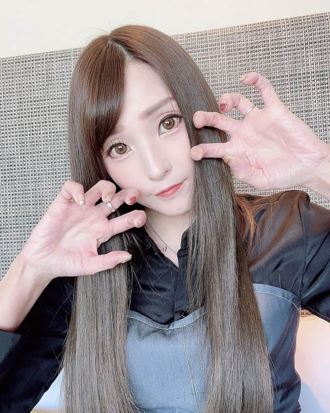 黒沢美怜さんのインスタグラム写真 - (黒沢美怜Instagram)「最近よく食べすぎて顔とお腹がまんまるです🫣💔笑  #秋だもの #食欲の秋」11月3日 20時15分 - kurosawamirei