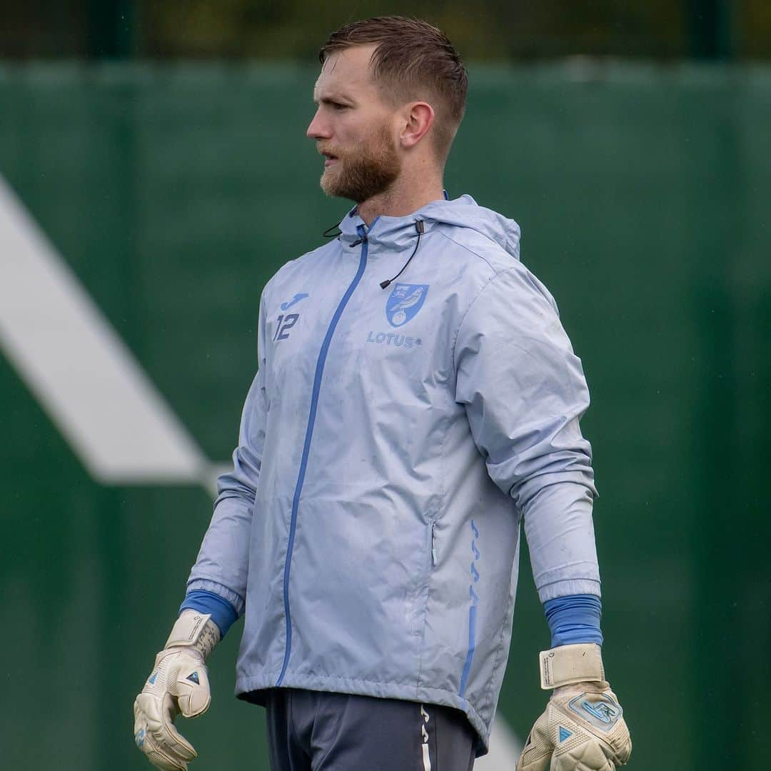 ノリッジ・シティFCさんのインスタグラム写真 - (ノリッジ・シティFCInstagram)「🏃‍♂️🌧」11月3日 20時16分 - norwichcityfc