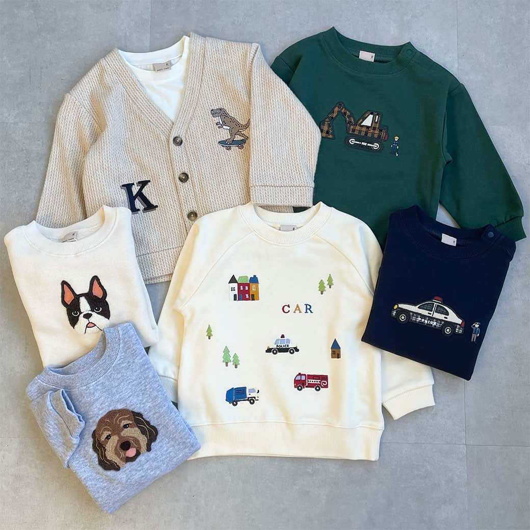 のインスタグラム：「. 　 　 ▶︎ Recommend 　 　 プティマイン【キッズレコメンド】にて みんな大好きくるま、恐竜、わんこの　 グラフィックシリーズについて ご紹介しております♡ 　 お気に入りのアイテムといっしょに おでかけして楽しい時間をよりハッピーに♪ 　 　 働く車刺しゅうトレーナー 80-130cm 品番：9534207 価格：￥2,530 (税込) 　 働く車パッチワークトレーナー 80-130cm 品番：9534208 価格：￥2,530 (税込)　 　 カーディガン重ね着風Tシャツ 80-130cm 品番：9534209 価格：￥3,630 (税込) 〇オンライン先行販売中、ショップ順次入荷次第発売 　 DOGサガラ長袖トレーナー 80-130cm 品番：9534210 価格：¥2,090(税込) 　 　 毎週更新！プティマインのレコメンド♡ 　　 プティマインではオフィシャルサイトにて ベビー＆キッズのレコメンドを更新中！ 更新の際はInstagram ストーリーズ や リールにてお知らせいたします。 　　 〈更新日〉  ● BABY RECOMMEND ● 毎週木曜日 10:00頃更新予定  ベビー（50-80㎝）ウェアやグッズを中心に、 スタイリストママによる買ってよかった おすすめアイテムや、子育て奮闘日記など、 思わず共感できる内容をお届けします♪ 　 ● KIDS RECOMMEND ● 毎週金曜日 10:00頃更新予定  キッズ（90-130㎝）ウェアやグッズについて、 ブランドよりイチオシアイテムや 季節のおすすめコーディネート、 もらってうれしいギフトのご提案など、盛り沢山の内容！ その他にもママとリンクできるアイテムや EC限定アイテム、ジュニアサイズなど 詳しくご紹介しています。  ※更新日は前後する場合やお休みする場合がございます。 　 　 着用サイズ girl：身長90㎝ / 着用90㎝ boy：身長92㎝ / 着用90㎝ boy：身長101㎝ / 着用110㎝ 　 　 　 　 〈ご注意〉 ※写真はサンプルで撮影しています。色・デザインが多少が異なる場合がございます。あらかじめご了承ください。 ※入荷、在庫状況は店舗によって異なる場合がございます。ご利用の店舗までご確認ください。 ※ナルミヤオンラインでは入荷次第順次発売となります。 ※オンラインの入荷、在庫状況について詳しくはナルミヤオンラインまでご確認ください。 @narumiyaonline_official 　 #petitmain #プティマイン #プティキッズ #プティの新作 #ナルミヤオンライン #narumiyaonline #むすめふく #むすこーで #女の子コーデ #女の子ママ #男の子コーデ #男の子ママ #子供のいる暮らし #子育てグラム #instafashion #kidscode #キッズコーデ #キッズファッション #子供服 #子供服通販 #リンクコーデ #お揃いコーデ #プティコーデ #お揃い #男の子ママ」