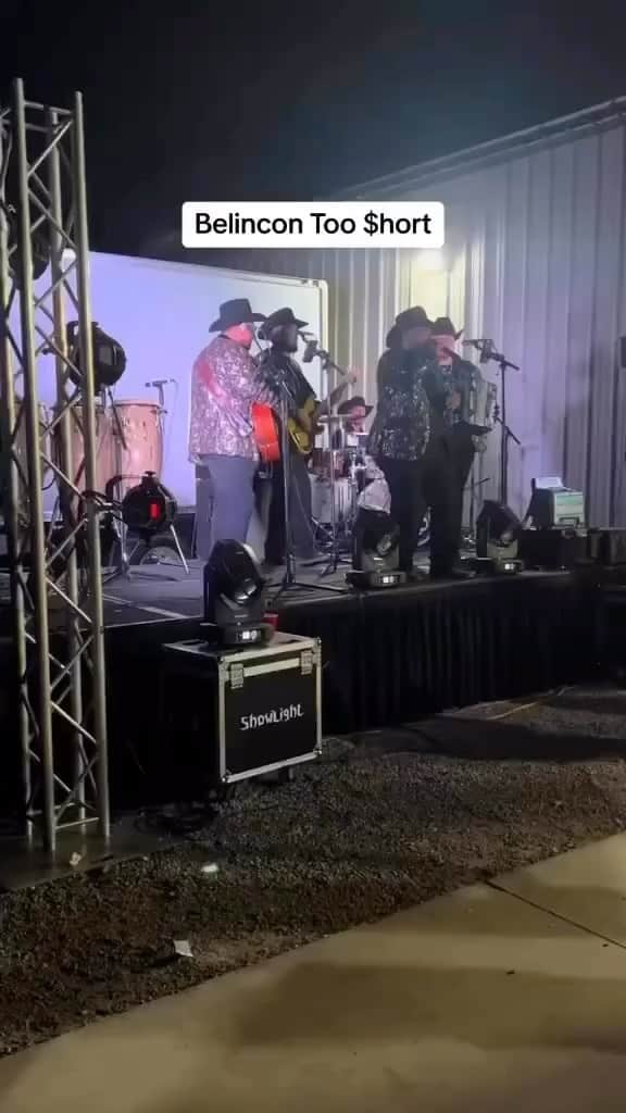 のインスタグラム：「🎶 🤷🏿‍♂️」