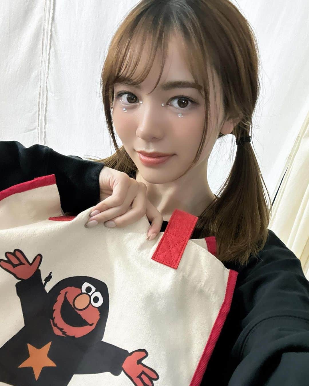 増田來亜さんのインスタグラム写真 - (増田來亜Instagram)「SESAME STREET×Girls² by PONEYCOMB TOKYO newコラボ商品✨ 受注販売中です！  @poneycombtokyo」11月3日 20時26分 - girls2_kurea_official