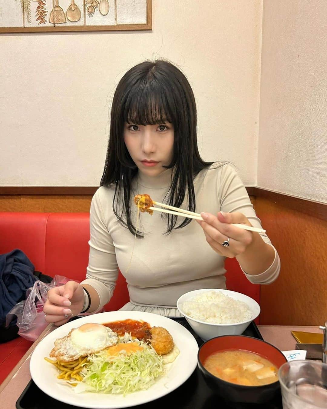 七海あやかのインスタグラム：「. 🍚🍖」