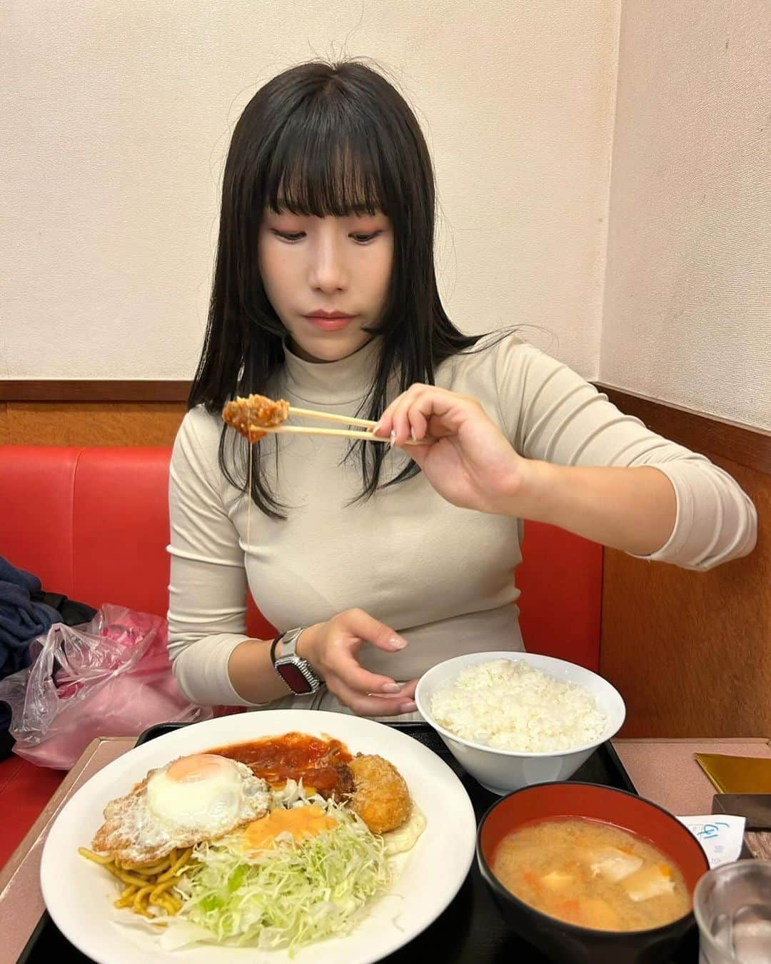 七海あやかさんのインスタグラム写真 - (七海あやかInstagram)「. 🍚🍖」11月3日 20時27分 - aya_tsukishima