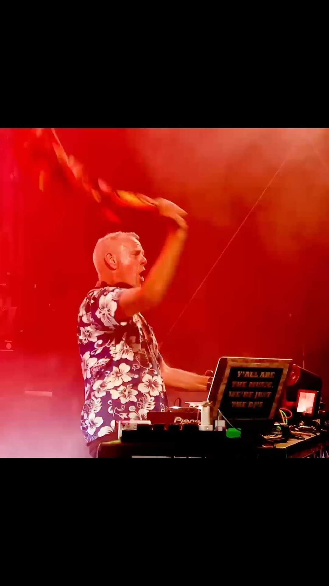 FatboySlimのインスタグラム：「Tickets are on sale now for the Fatboy Slim Loves... Summer Tour! LINK IN BIO  Fri Jun 14th - Fairview Park, Dublin  Sat Jun 15th - Eden Sessions, Cornwall (on-sale Monday) Fri Jul 5th - Castlefield Bowl, Manchester Sat Jul 6th - Open Air Theatre, Scarborough Sun Jul 7th - Tofte Manor, Bedfordshire Fri Jul 19th - SWG3 Galvanizers Yard, Glasgow (Just Added) Sat Jul 20th - SWG3 Galvanizers Yard, Glasgow Fri Aug 9th - Galway Airport, Galway Sat Aug 24th -The Piece Hall, Halifax」