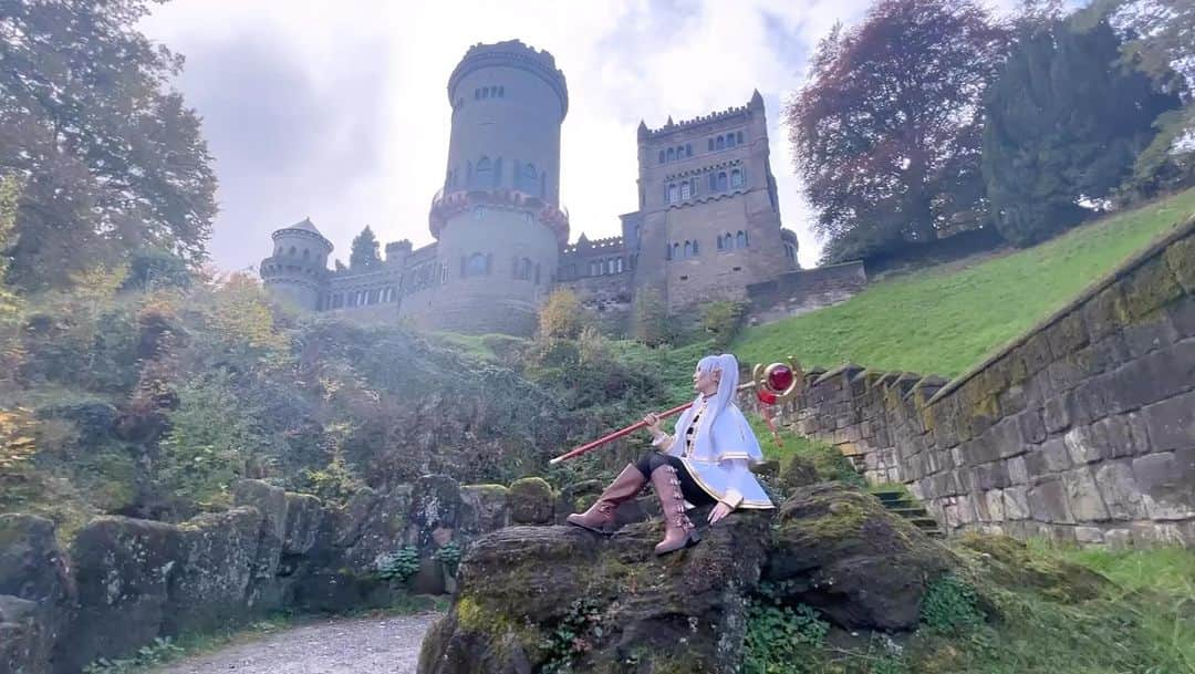 華密美琉のインスタグラム：「Frieren cosplay🪄 Frieren :Beyond Journey’s End  I like Frieren anime!!  #葬送のフリーレン #葬送のフリーレンコスプレ #フリーレン #フリーレン様 #frieren #frierencosplay #frierencosplayer #フリーレンコスプレ #ドイツ #ドイツ撮影 #germanycosplay #germanycosplayer #deutschland #コスプレイヤーカモミール #deutschlandcosplay #deutschlandcosplayer #frierenbeyondjourneysend #frierenbeyondjourneysendmanga #frierenbeyondjourneysendcosplay #葬送のフリーレンがおもしろい #cosplaygirl #cosplayphotography #cosplaygirls #cosplaysexy #エルフ #コスプレイヤー #elf #コスプレ #コスプレ女子 #frierentheslayer」