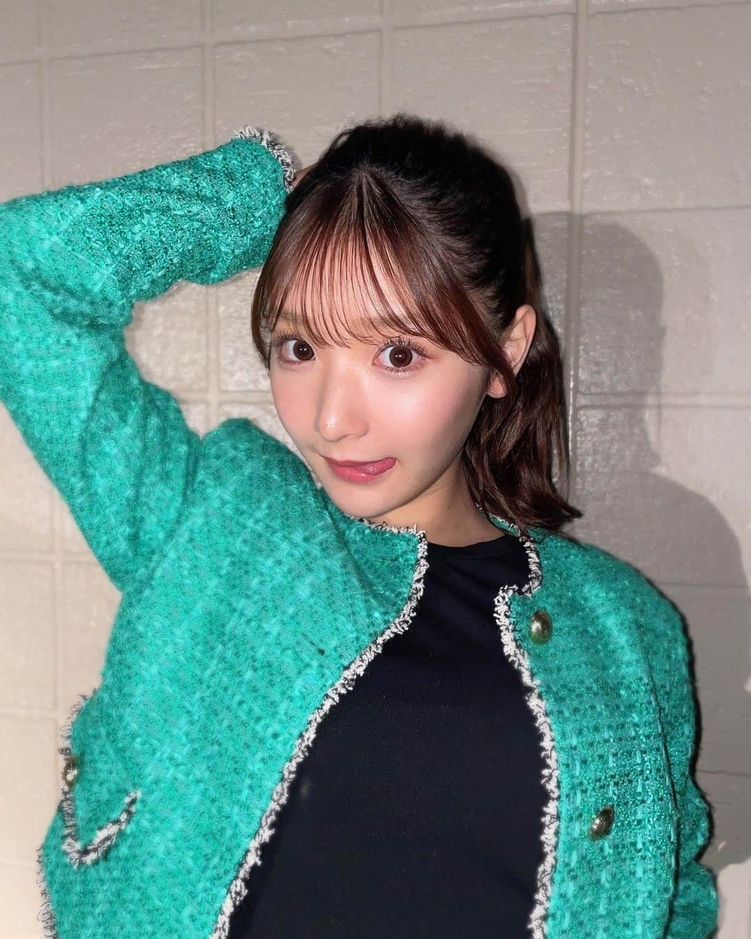 藤園麗さんのインスタグラム写真 - (藤園麗Instagram)「グリーンのジャケットかわいい...💚💫 今度また全身みせるね🌼 . . . #私服 #今日のコーデ #ootd #ヘアアレンジ #ポニーテール #ジャケット #ジャケットコーデ #ツイード #ツイードジャケット」11月3日 20時41分 - reifujizono_official