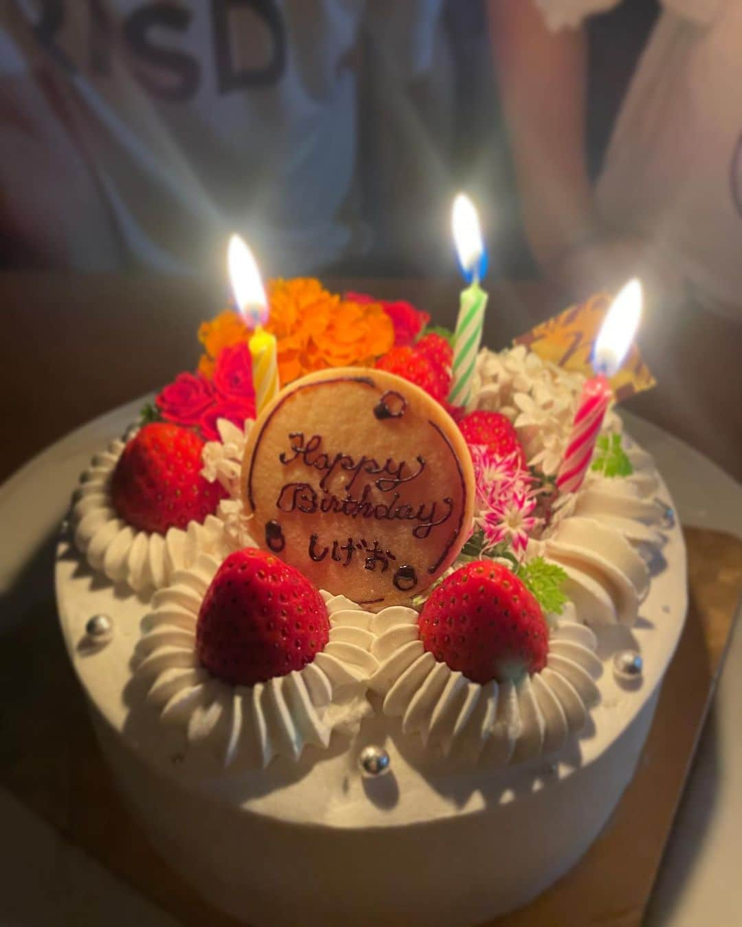 市井紗耶香さんのインスタグラム写真 - (市井紗耶香Instagram)「. happy birthday.👨🏻you're loved🌏🏵️🌱  #happybirthday #48」11月3日 20時35分 - sayakaichii