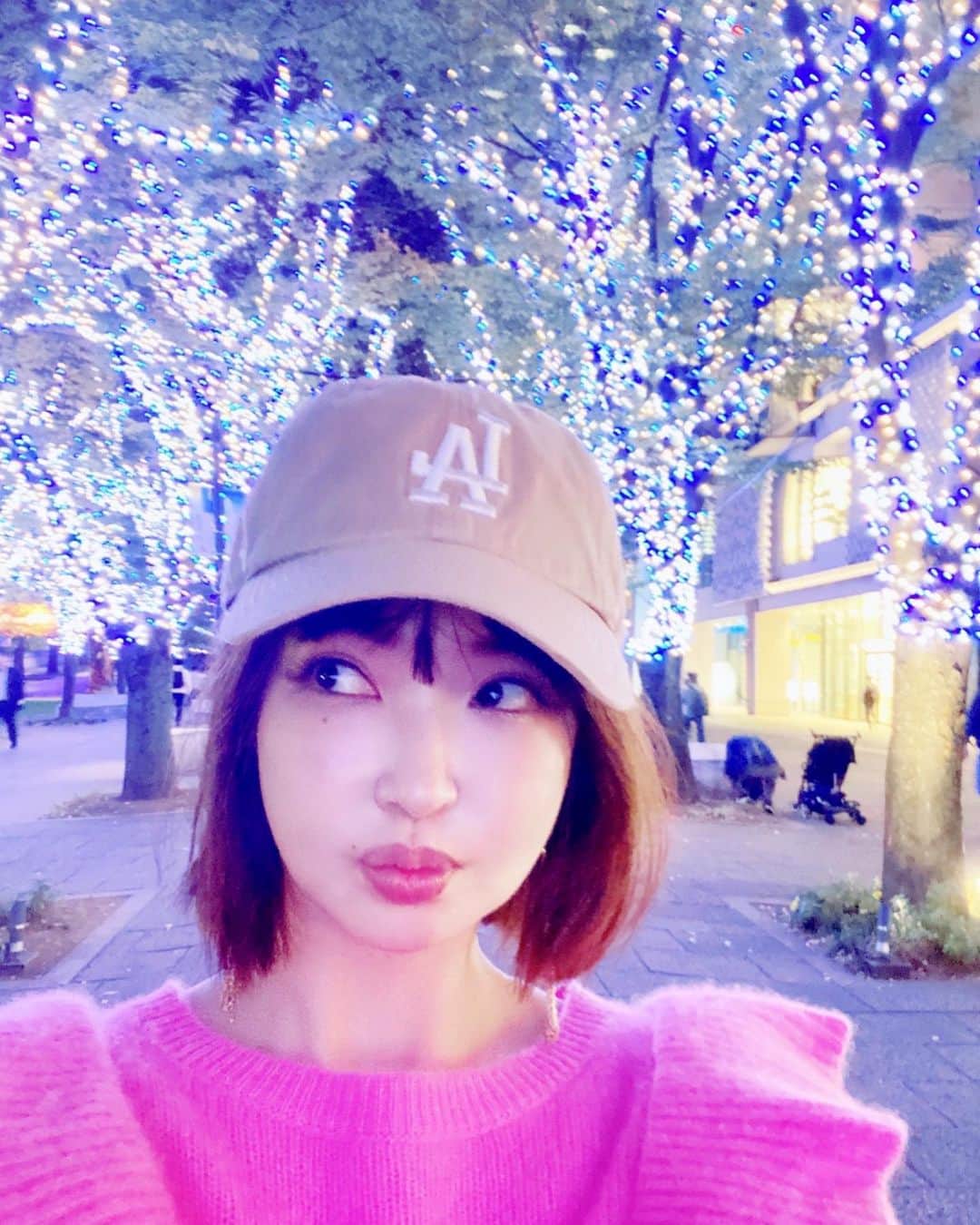 平子理沙のインスタグラム：「街にはクリスマスモードが近づいてますぬ✨💎✨💎 一年があっという間に過ぎてしまうと感じるのは、 地球の軸がズレているせいかもしれない⁉️🌏 なんちゃって〜😆  #lifestyle#beauty#fashion#risahirako#平子理沙」