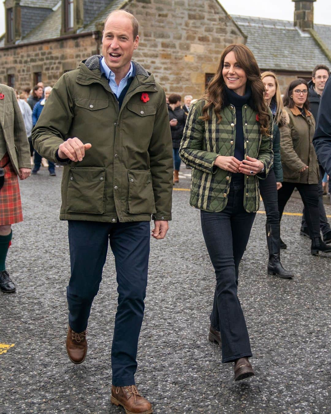 British Vogueのインスタグラム：「#DavidBeckham and #VictoriaBeckham aren’t the only couple with a penchant for matching looks. On a royal visit to Moray, Scotland, the Prince and #PrincessOfWales were sartorially in sync with their Sloane Ranger-esque looks – with Kate even ditching her favoured skinny jean style for a flared pair. Click the link in bio for all the details on their “twinning” looks.」