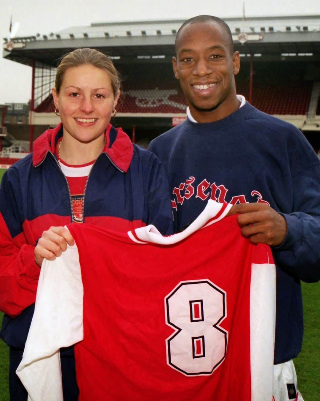 Arsenal Ladiesのインスタグラム：「💬 “I can still remember the first time I met Ian - I’d just signed for Arsenal and I was really, really shy. Vic Akers took me around the marble halls on a tour of Highbury. I met Arsène Wenger too - I was still a kid at the time and I remember I couldn’t believe what was happening. I remember signing my contract before watching the team train.    “Then, all of a sudden after training, Ian was standing in front of me. It was a pinch-yourself moment at the time. I went out onto the pitch wearing a big and baggy tracksuit - at that time, the women’s team had to wear men’s fit tracksuit - so I didn’t feel too comfortable. I was trying to play it cool meeting my superhero!   “Having someone like Ian as an ambassador for women’s football is just so important. And what I really love is that his support is completely authentic. Ian used to watch the likes of Hope Powell, Brenda Sempare and Marieanne Spacey, so his interest in the women’s game goes back a long way.   “He’s got a lot of credibility across the board. For him to believe in women’s football and speak so highly of it when not many others did speaks volumes on his character, intelligence and understanding of the women’s game. Having someone like Ian as an advocate has helped women’s football to grow because of the status of who he is. Having him as a pundit on TV, seeing that passion is really important.”  📖 Ian Wright, as told by Kelly Smith - read the full feature on Arsenal.com and the app」