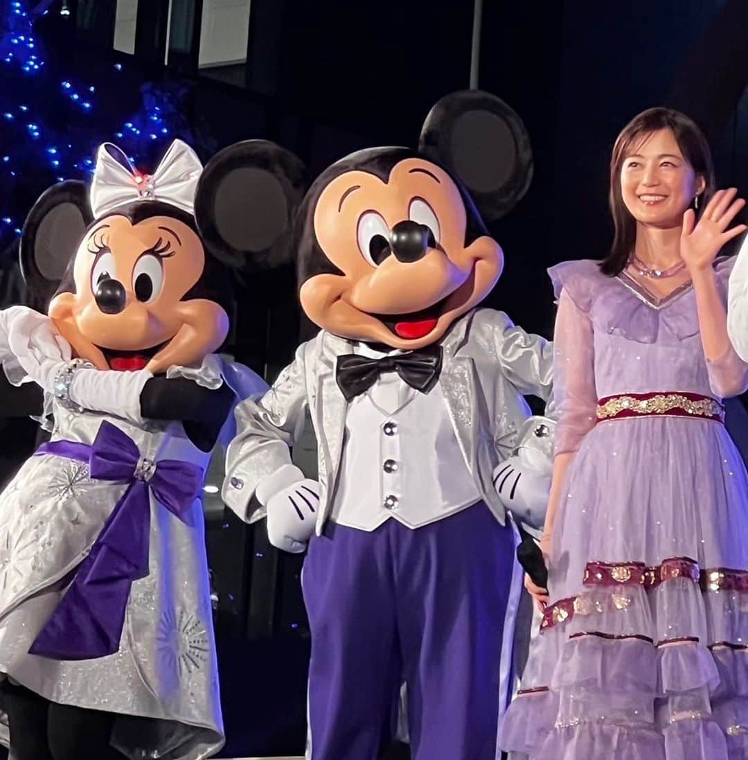 生田絵梨花のインスタグラム：「ミッキー&ミニー 可愛かったぁ…♡ 同じステージに立てるなんて夢みたいだ。。  #ミッキー #ミニー」