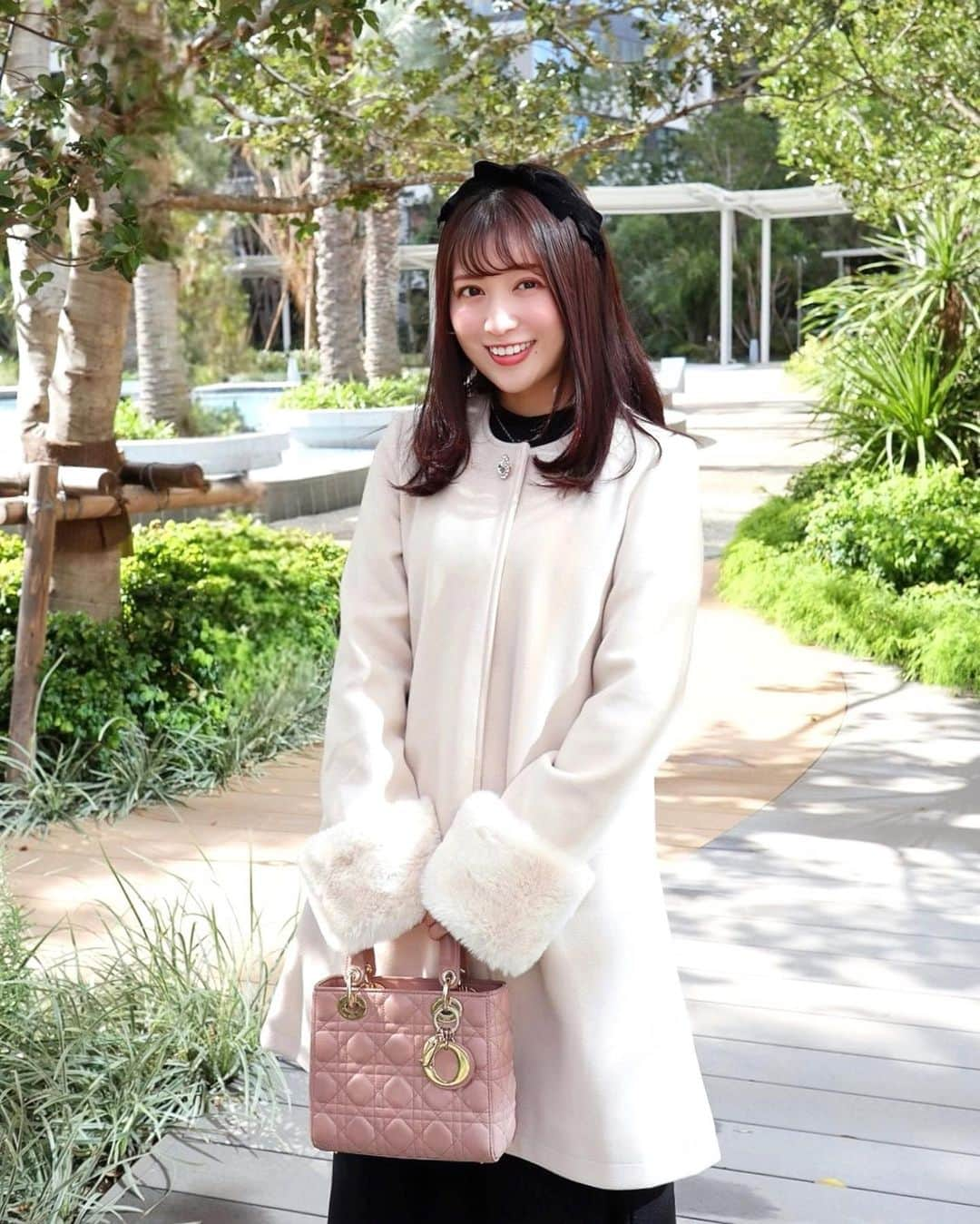 森下まいさんのインスタグラム写真 - (森下まいInstagram)「お嬢様ライクに着映えるコートを 【@tocco_closet 】で発見♥  お袖のふわふわファーは簡単に取り外しも出来ちゃいます☺️ 首元の大きなクリアビジューも可愛いです😍  #mai153 ←コーデ投稿まとめてます♥  #PR #tocco #toccocloset #153cm #153cmコーデ」11月3日 20時52分 - mai_morishita