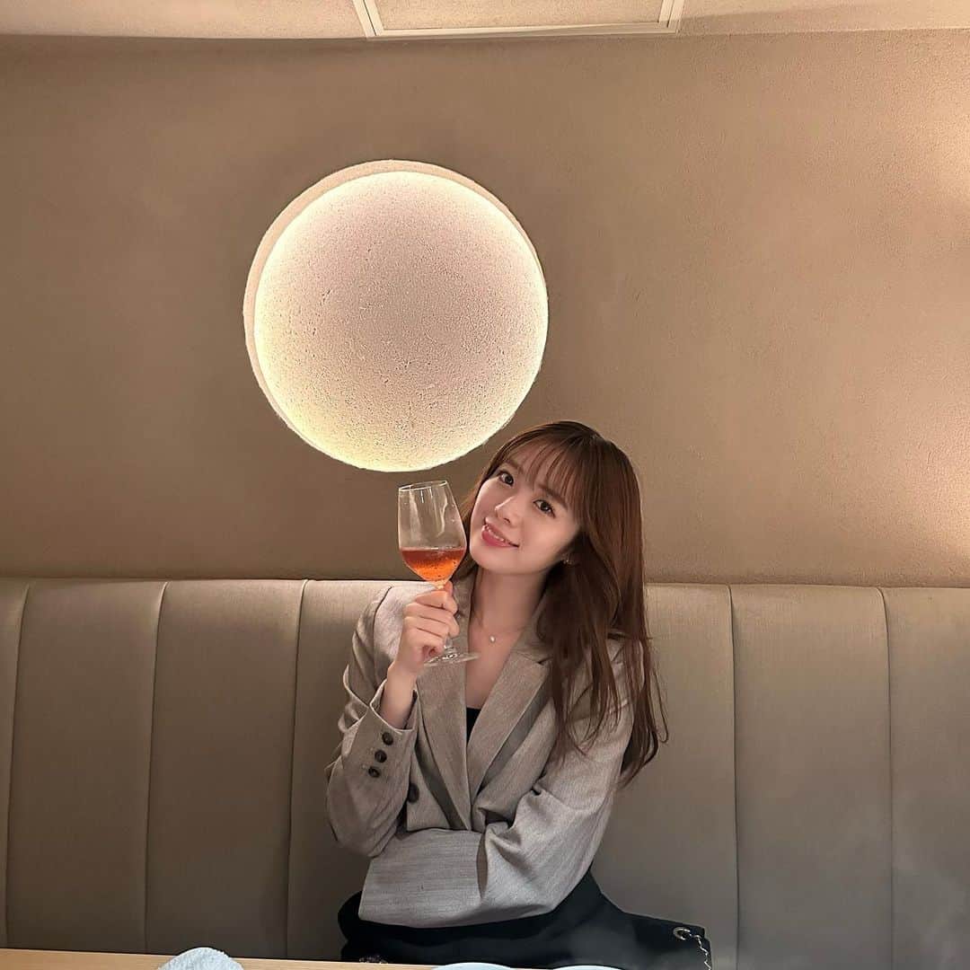 白川蘭珠のインスタグラム：「.  ままとぱぱの結婚記念日👫🏼♡  お酒じゃなくてラズベリーソーダ🍓笑」