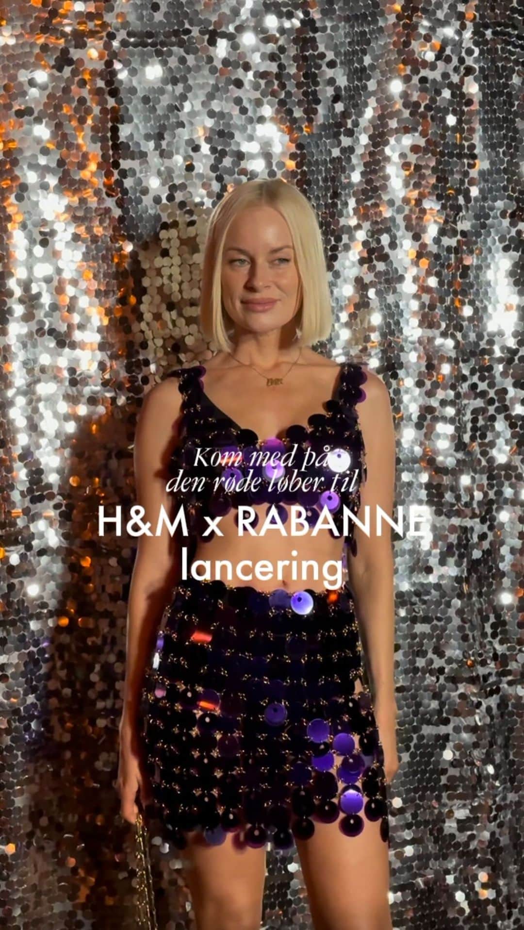 ELLE DKのインスタグラム：「Torsdag inviterede @hm til lancering af kædens traditionsrige samarbejde, der i år er med det legendariske spanske modehus @rabanne. Se nogle af aftenens gæster her, der var iført styles fra kollektionen, der lander den 9. november.」
