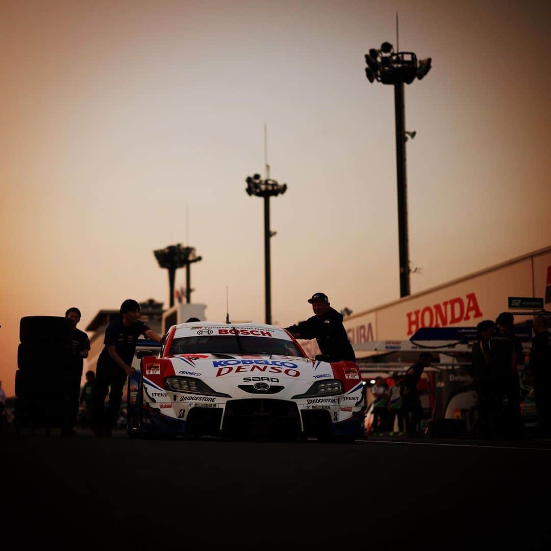 脇阪寿一さんのインスタグラム写真 - (脇阪寿一Instagram)「三橋仁明写真館  2023 SUPER GT 最終戦 いよいよ、始まります。  #supergt #tgrteamsard  #grsupra  #toyotagazooracing  #tcd  #bridgestone  #franckmuller  #三橋仁明  #カメラマン」11月3日 21時10分 - juichiwakisaka