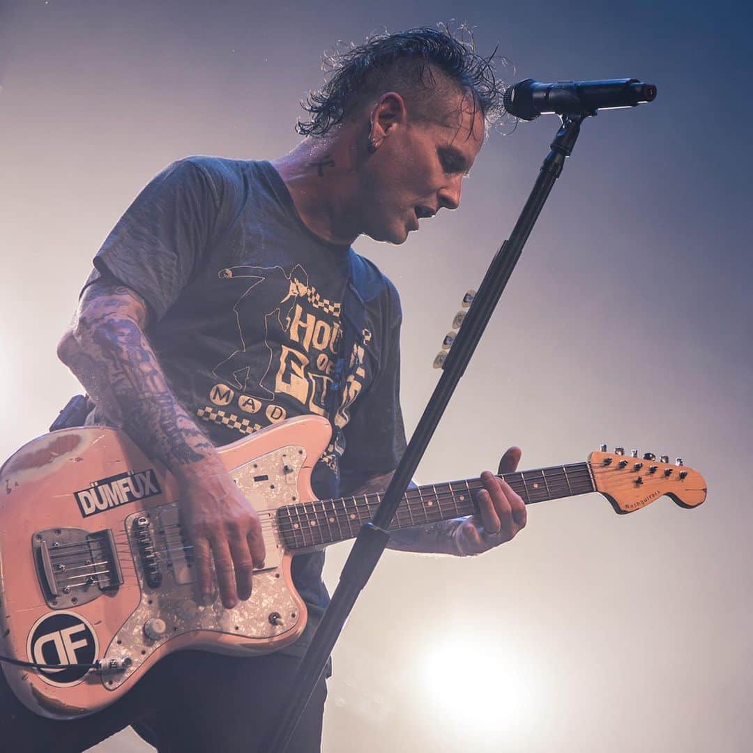 のインスタグラム：「My European summer tour is stacking up. I’ll see you in Austria at Nova Rock 2024! For tickets and info, visit www.novarock.at ⚡️ @novarockfestival」