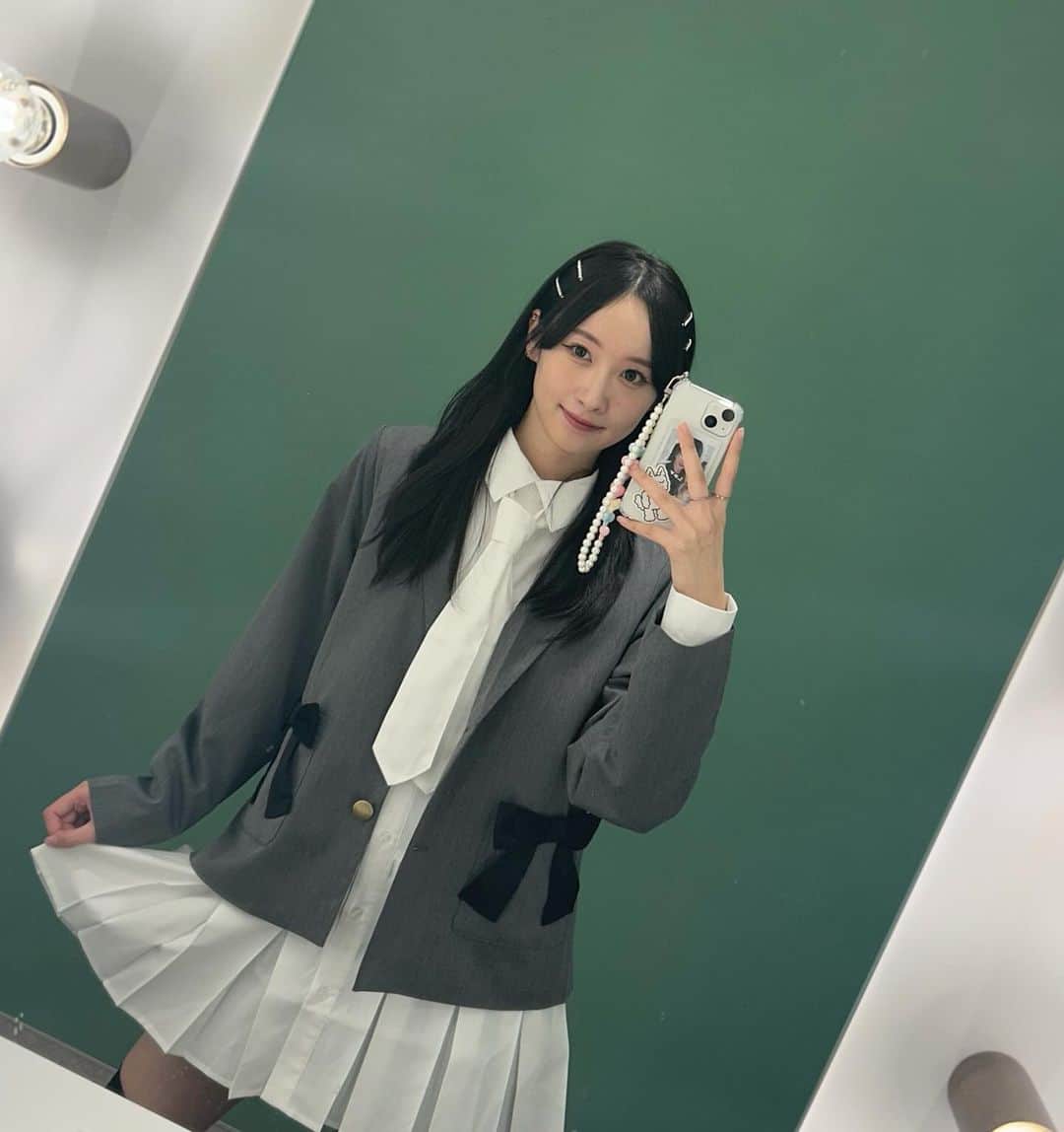 辻優衣のインスタグラム：「可愛？？？？🕊‪🌱‬ . .  .  . #fashon #ootd #ファッション #outfit  #韓国ストリート #アイドル #dj #黒髪ロング #instagood #japanesegirl #selfie #japaneseidol #happy #데일리 #좋아요 #셀카 #셀스타그램 #인스타 #일본 #02」