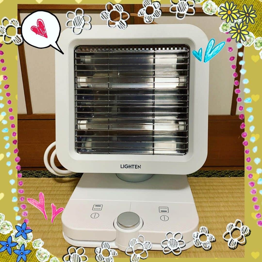 KagitaYukikoのインスタグラム：「☆★ 来週からはまた 冷え込みそう❄️  気温差激しすぎるから 体調壊さないように 気をつけよう🌈  体がびっくり しちゃうからね〜 急に気温下がった時に 体冷やさないように🌷🌷  新商品の セラミックファンヒーター ＊xr-xt02＊  このヒーター 足で簡単に スイッチが入れれるから 腰が良くない方とか 妊婦さんにも すごく優しいと思う🍀  無臭・無煙・無騒音 ⭐️足踏み操作可能 ⭐️左右自動首振り機能（上下手動調整可能） ⭐️3段階設定（上段のみ・下段のみ・上下） ⭐️安全装置（転倒時自動OFF）  サイズもコンパクトで♪♪ かわいい♡♡ 約1.2kgと軽くて 持ち運びもしやすい♪♪️  左右自動首振り機能も ついてて  転倒時は、 自動OFFになるように 設置されているから、 安心🍀安全✨✨  #PR @bestsign_official #あったか  #お買い物マラソン  #カラキャス  #ヒーター  #ベストサイン  #冬支度  #家電  #暖房  #暖房器具  #楽天  #電気ヒーター」