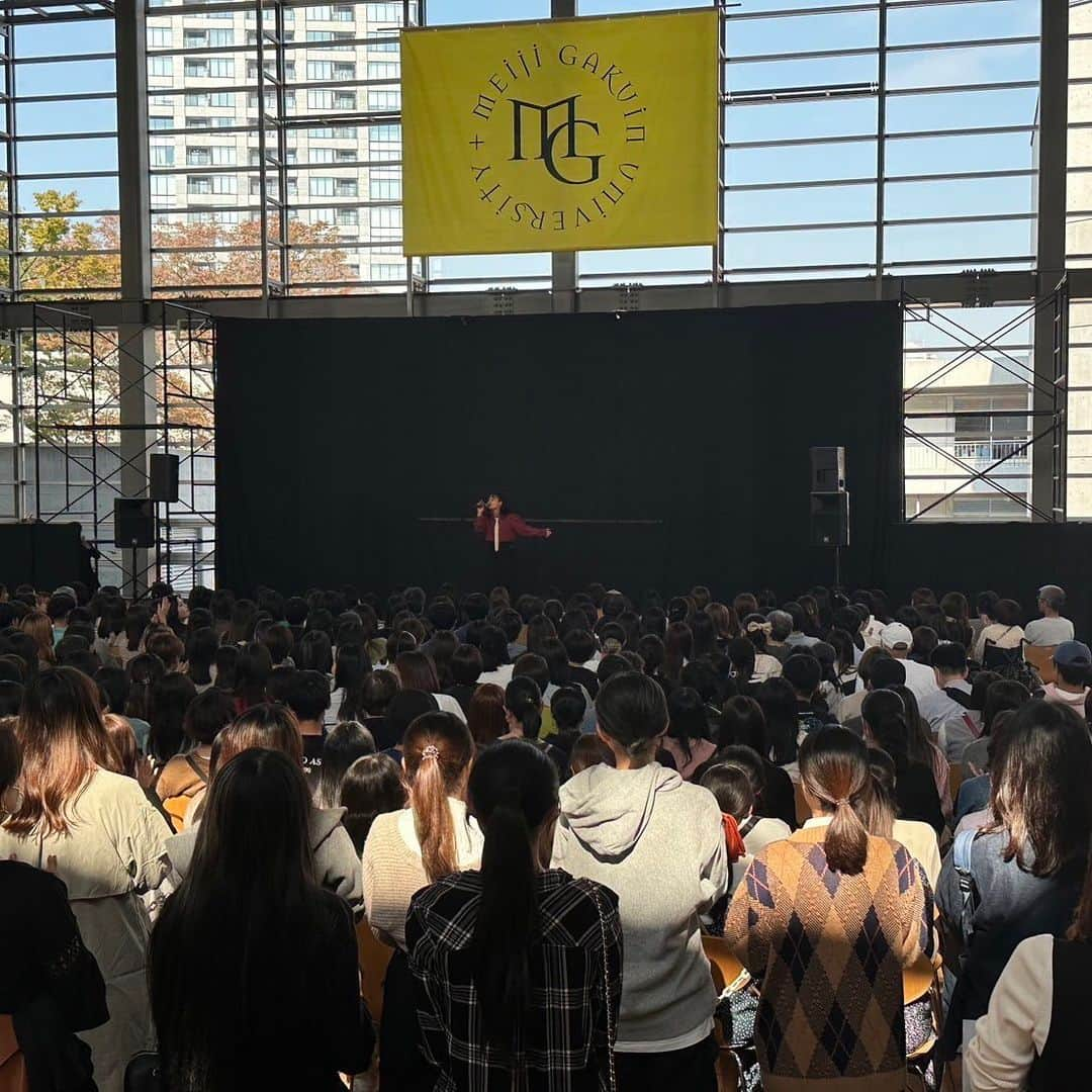 清水美依紗さんのインスタグラム写真 - (清水美依紗Instagram)「明治学院大学 白金祭ありがとうございました🎤 マネージャーの母校。ずーっと横でエモいエモい言ってました、笑 . 明治学院大学のみなさん、ありがとうございました❤️‍🔥」11月3日 21時33分 - miisha3148