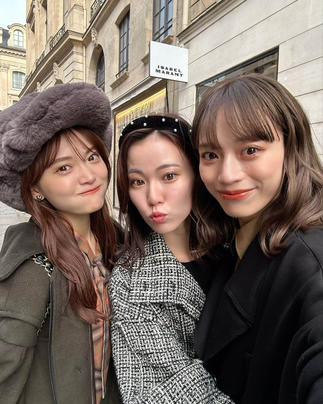 由布菜月さんのインスタグラム写真 - (由布菜月Instagram)「. 楽しかったヨーロッパ旅行🇫🇷🇧🇪🇳🇱 初めて友達が遊びにきてくれて本当に嬉しかった！ありがとう2人🫶💕 3人でのYouTubeもUPしたのでぜひ☺️ .」11月3日 21時43分 - yufudayo