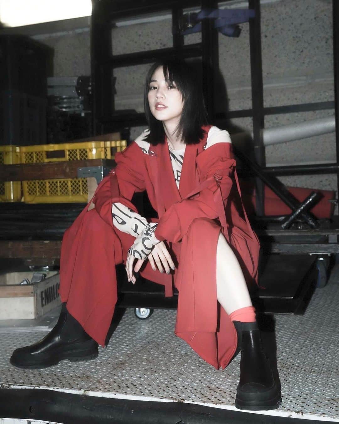 のん（能年玲奈）のインスタグラム：「💥🥤  Photo: @kamiiisaka  Styling: @izumimachino Hair&Make up: Shie Kanno  #bbjwim」