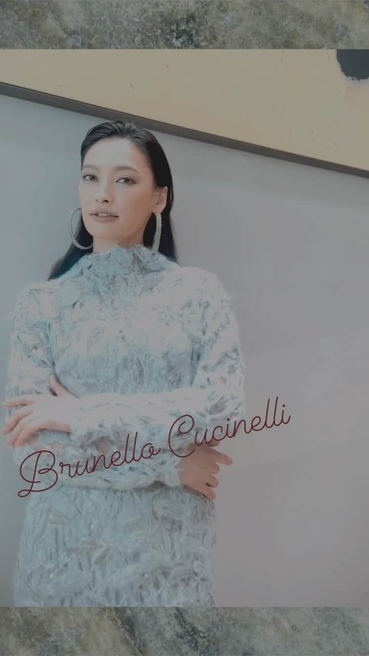 大政絢のインスタグラム：「◻︎ Brunello Cucinelli ◻︎ 　　　At Omotesando store  10月に発売されたBrunello Cucinelli の香水も店舗で試せました☺️またゆっくり訪れたい場所です✨  Preciousモデルのリナさん、リカさんとも初めてお会いしました！笑顔がとても印象的で優しく嬉しかったなぁ✨  #brunellocucinelli_omotesando #montagnacapsule #ブルネロクチネリ #pr @brunellocucinelli_brand」