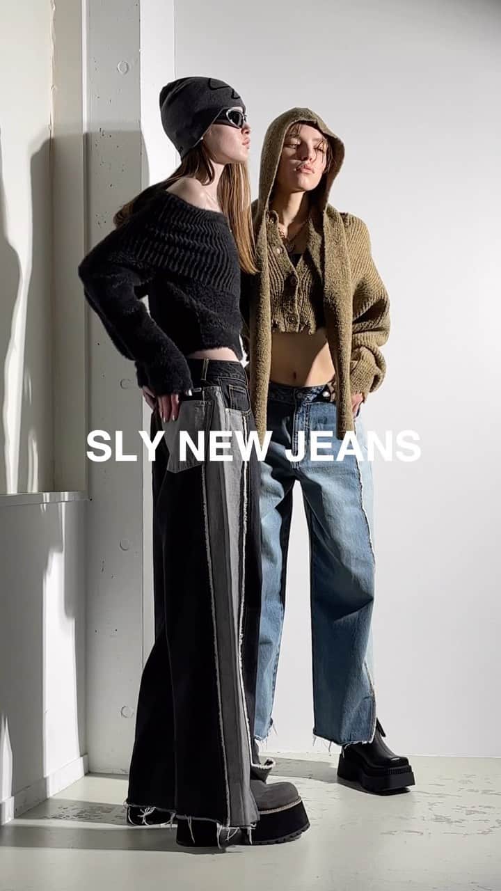 スライのインスタグラム：「ㅤㅤㅤㅤㅤㅤㅤㅤㅤㅤㅤㅤㅤ NEW ARRIVAL __________________________________ ☑︎L/W INSIDE OUT WIDE STRAIGHT-E (030GAY11-5350) BLK ㅤㅤㅤㅤㅤㅤㅤㅤㅤㅤㅤㅤㅤ ☑︎L/W INSIDE OUT WIDE STRAIGHT-B (030GAY11-5340) BLU __________________________________ ※配送の都合により発売日が異なる場合がございます。 ※店舗により在庫状況が異なります。 #SLY #SLY_fav」