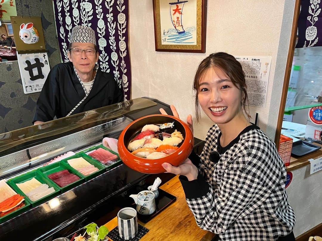 テレビ北海道「旅コミ北海道」さんのインスタグラム写真 - (テレビ北海道「旅コミ北海道」Instagram)「【旅コミ北海道】 今日夕方6時30分からの旅コミは… みんな大好きグルメ5！  北海道じゃらんがみなさんの大好きなグルメをアンケートで大調査!！ その中から気になるお店をご紹介します✨！  鮮度抜群のネタから好きな10種類を選べるお寿司、 ふわふわな泡で覆われたカレーラーメン、 目が離せません‼️  ぜひご覧下さい😊 ・ ・ 旅コミ北海道〜じゃらん de Go！ 毎週土曜日夕方6時30分 11月4日OA . . #また旅へ#旅コミ#北海道#北海道じゃらん#旅#グルメ#食#観光#オフショット#テレビ北海道#yurara #tabikomi#7ch#hokkaido#tvh#tvprogram#television#sightseeing#gourmet#travelood」11月4日 7時31分 - tabikomi_hokkaido