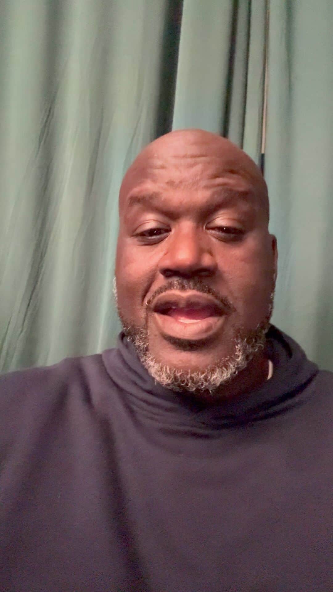 のインスタグラム：「hey @idriselba i’m coming for all those LONDON ROLES #TOPBOY」