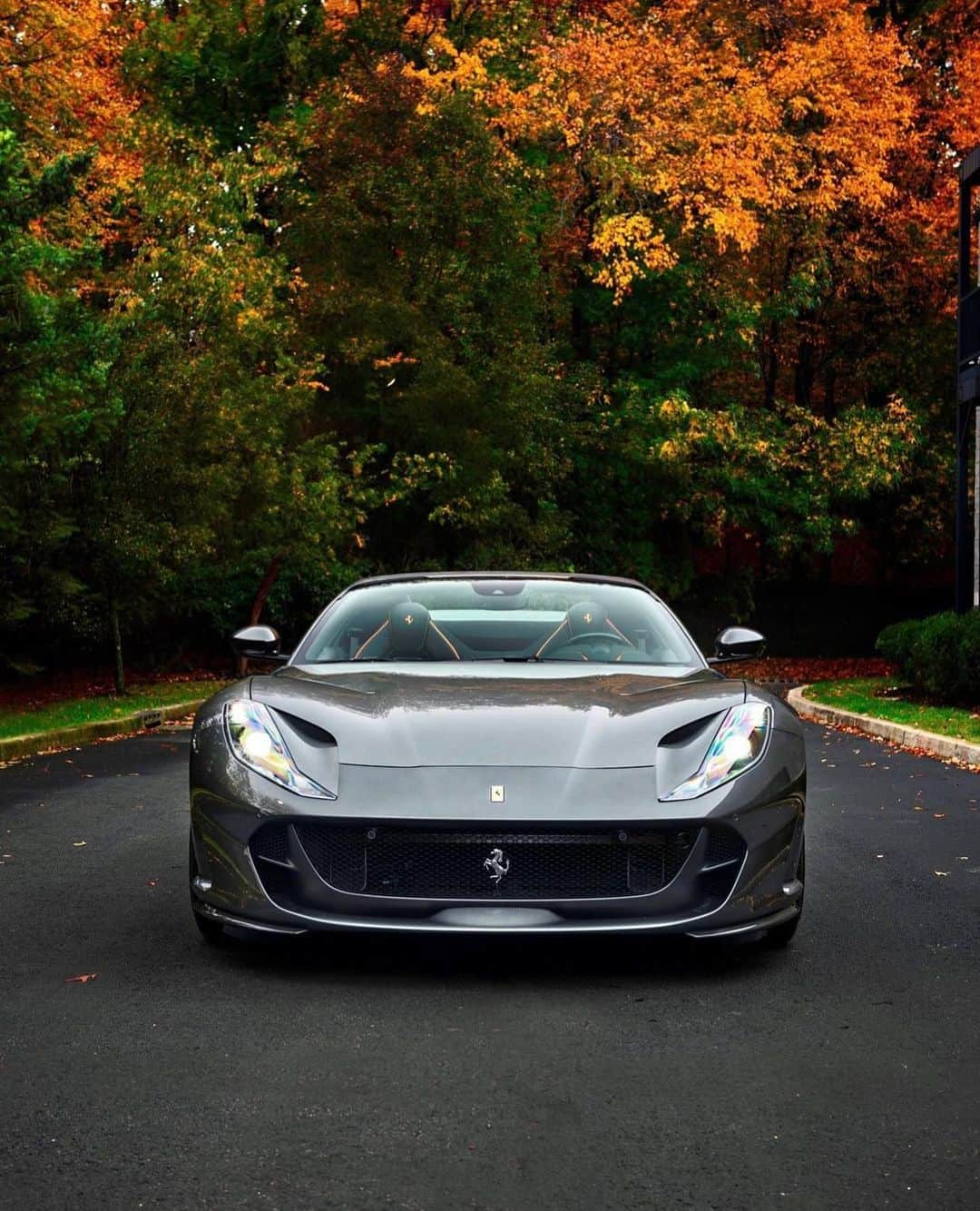 Ferrari USAさんのインスタグラム写真 - (Ferrari USAInstagram)「A fall #FerrariFriday with the #Ferrari812GTS. 🍁  📷: @ferraricentralnewjersey」11月4日 7時53分 - ferrariusa