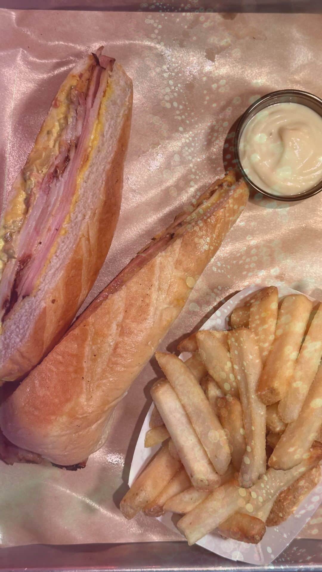Palms Casino Resortのインスタグラム：「psst... it’s #sandwichday - Cuban style!  📍 Mabel’s BBQ  #palmsisheretoplay #playstayslay」