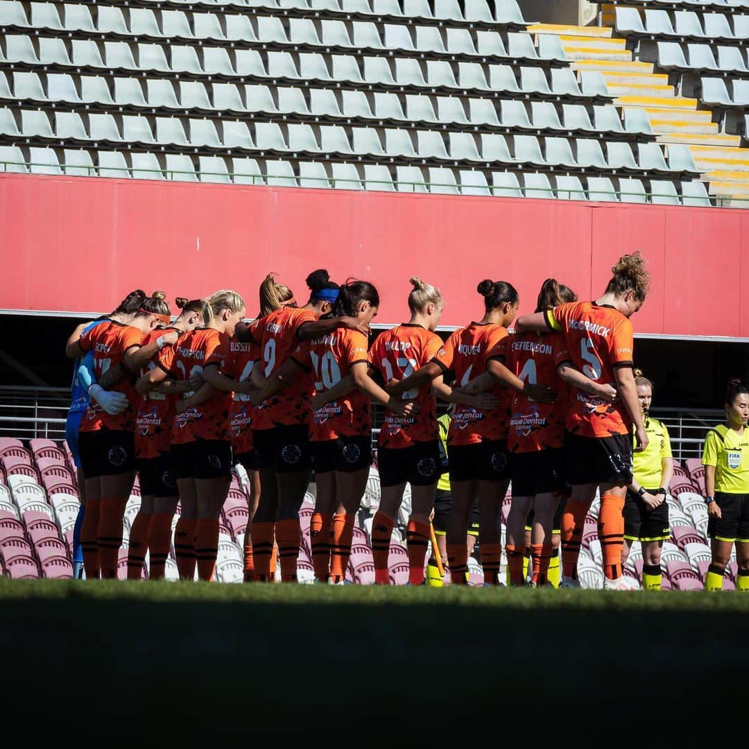 タメカ・バットのインスタグラム：「Game Day 🦁🖤🧡」