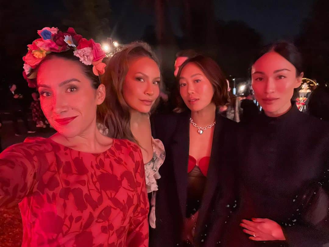 JEN ATKINさんのインスタグラム写真 - (JEN ATKINInstagram)「It’s always so special attending @carlosericlopez Dia de Los Muertos dinner and honoring those that have passed❤️‍🩹. Congrats on the debut of the delicious curalita.mx and thank you for getting us all together to be apart of this wonderful tradition!」11月4日 8時31分 - jenatkinhair