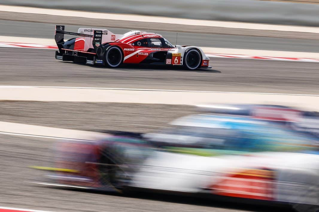 アンドレ・ロッテラーさんのインスタグラム写真 - (アンドレ・ロッテラーInstagram)「Day 2 done! It’s quite exciting here in Bahrain. Qualifying is done, ended up p4, good job from Kevin! I think the team did a great job putting everything together, of course we would’ve preferred to be in the top 3 but it’s an okay starting position for the race. It’ll be a tough one especially with the tyre wear so I think there will be a lot going on but let’s see tomorrow! Laurens is starting off the race.   #fiawec #motorsport #porsche #hypercar #bahrain8h」11月3日 23時54分 - andre_lotterer