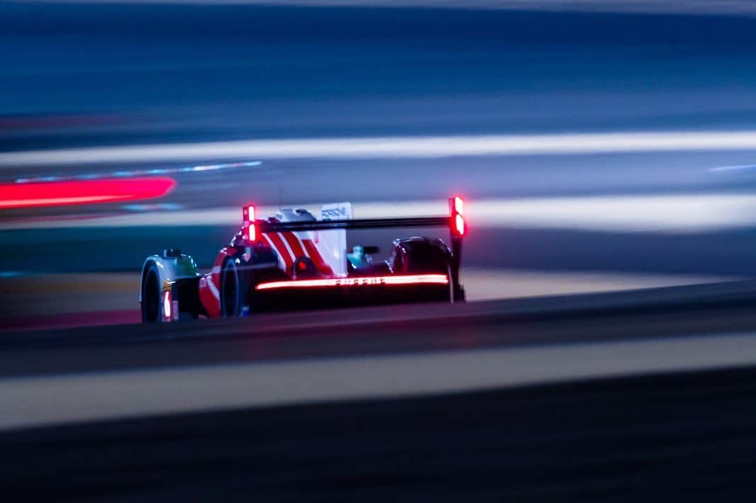 アンドレ・ロッテラーさんのインスタグラム写真 - (アンドレ・ロッテラーInstagram)「Day 2 done! It’s quite exciting here in Bahrain. Qualifying is done, ended up p4, good job from Kevin! I think the team did a great job putting everything together, of course we would’ve preferred to be in the top 3 but it’s an okay starting position for the race. It’ll be a tough one especially with the tyre wear so I think there will be a lot going on but let’s see tomorrow! Laurens is starting off the race.   #fiawec #motorsport #porsche #hypercar #bahrain8h」11月3日 23時54分 - andre_lotterer