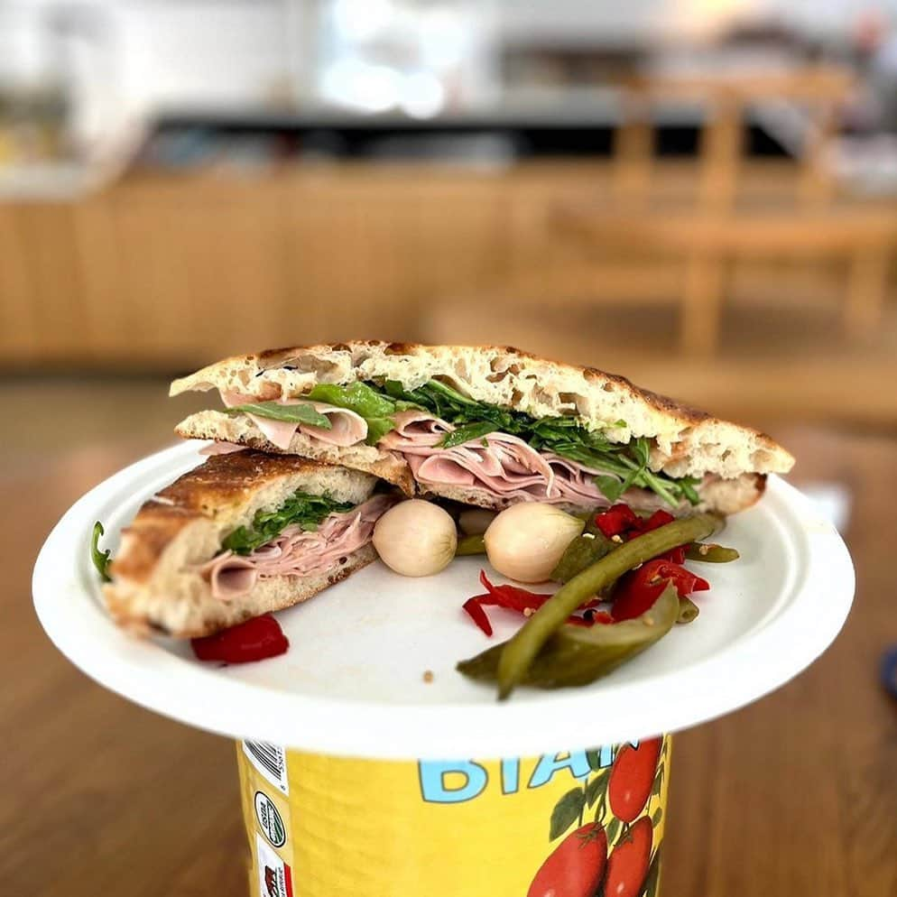 ジミー・キンメルさんのインスタグラム写真 - (ジミー・キンメルInstagram)「On #NationalSandwichDay you won’t find one better than at @PaneBiancoLosAngeles & Pane @BiancoPhx.」11月3日 23時48分 - jimmykimmel