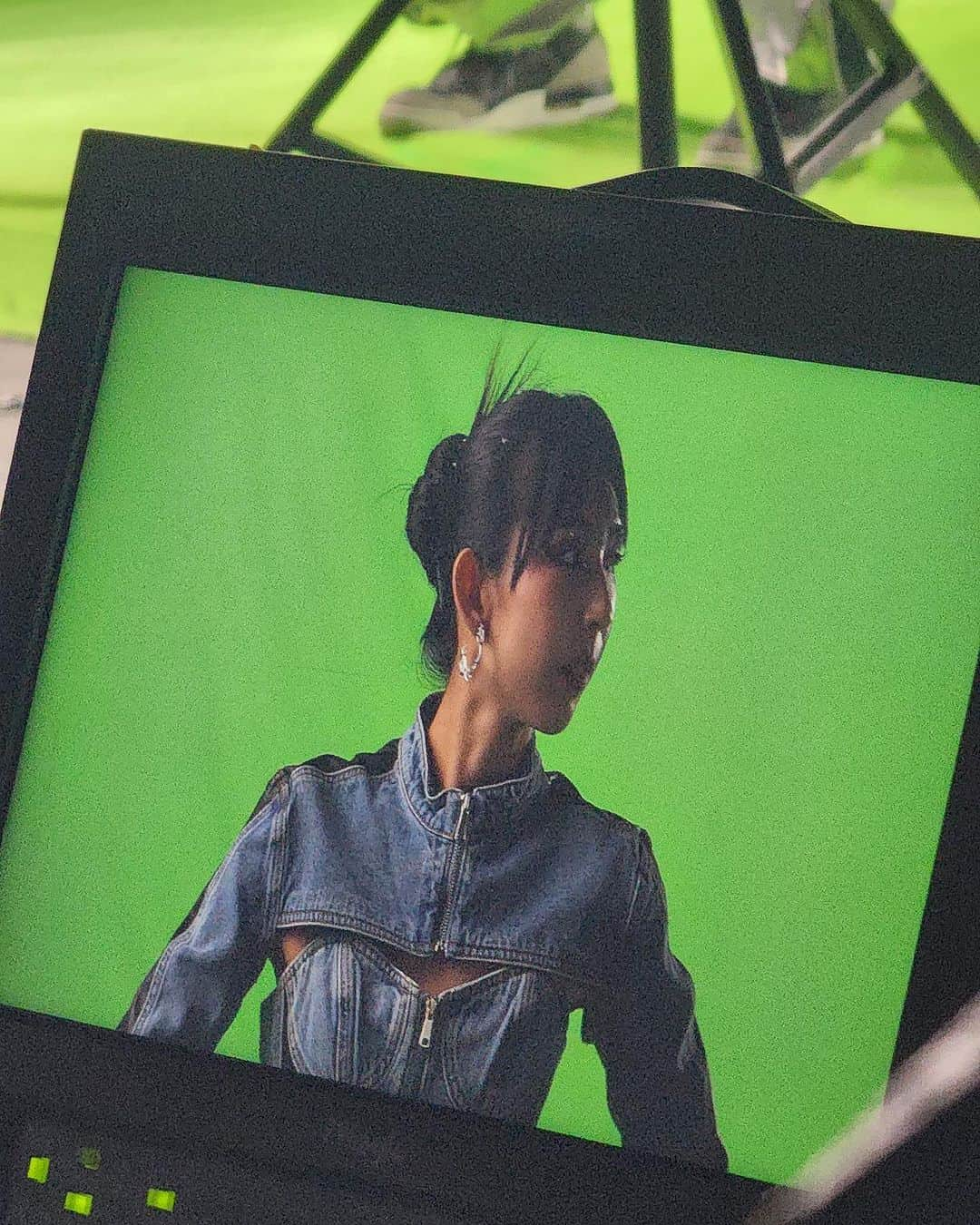 MINA MYOUNGさんのインスタグラム写真 - (MINA MYOUNGInstagram)「Bye swf2👋🏼  감사했습니다!  앞으로 ‘딥앤댑’으로 더 좋은 모습 보여드릴게요💚  추억이 너무 많지만 지민피디 진희작가 민아피디 첨부터 끝까지 함께 울고 웃으며 너무 행복했어여🫰🏻  -진짜 끝-」11月3日 23時49分 - minamyoung