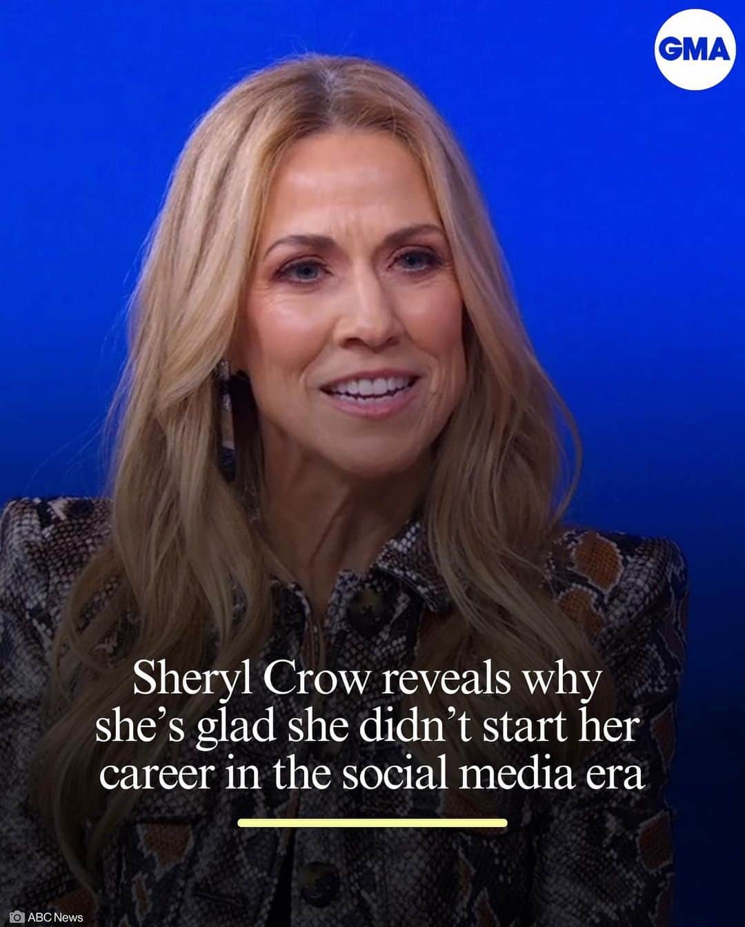 Good Morning Americaさんのインスタグラム写真 - (Good Morning AmericaInstagram)「“If I had come up now … I’d still be teaching school I’m sure.”  @sherylcrow is happy she didn’t come up as a musician in the age of social media. 📲  #SherylCrow #SocialMedia #Music」11月3日 23時50分 - goodmorningamerica