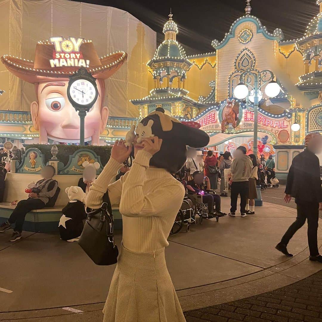 鈴木彩夏のインスタグラム：「Disney sea ♡  , , , #ディズニーコーデ #ディズニー #ディズニーシー #fyp #fypシ #ディズニーカチューシャ #ボブ」
