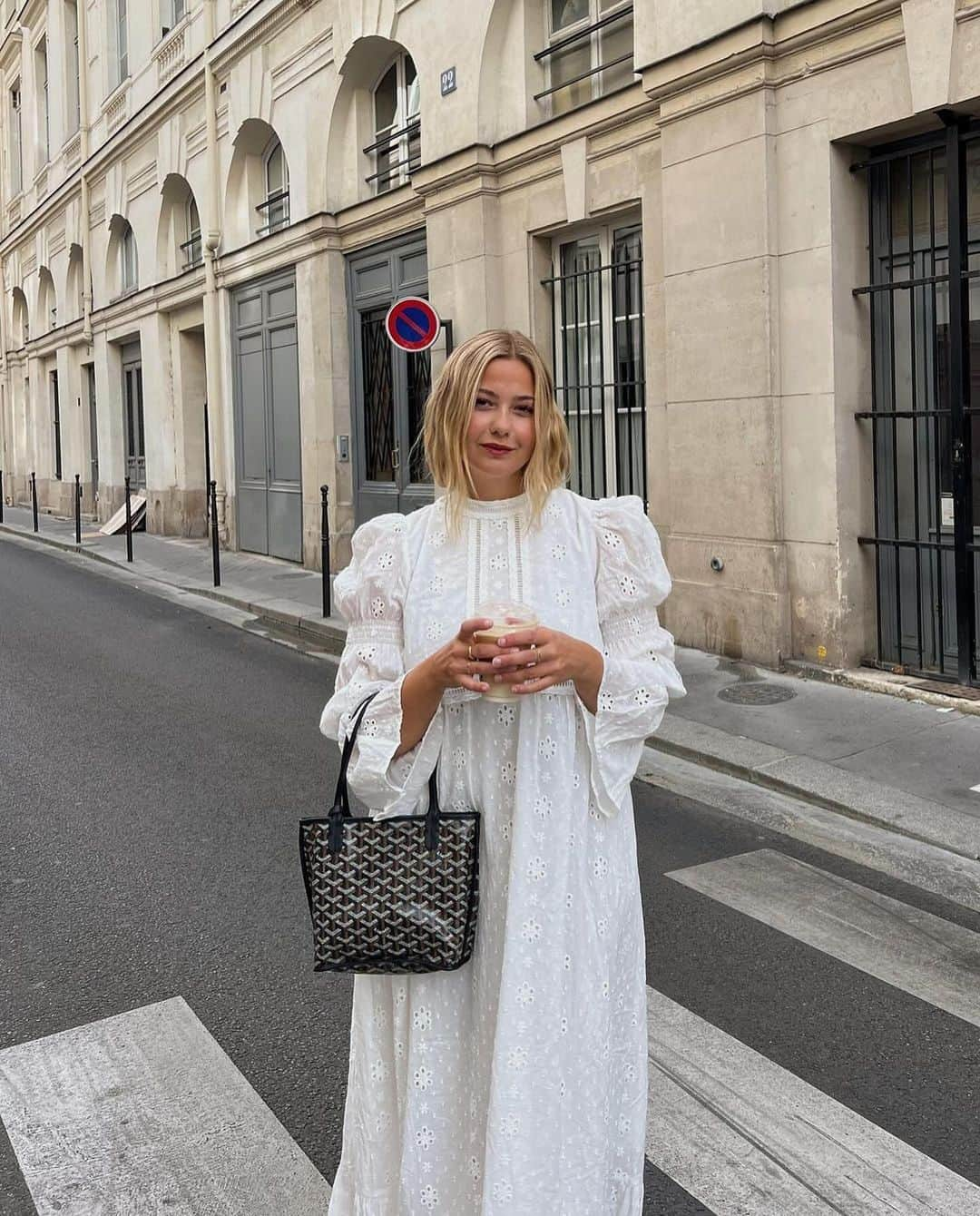 Shopbopのインスタグラム：「BEST DRESSED: @oliviamarcus singlehandedly proves that every season is LWD season—shop now via link in bio 🛍️」