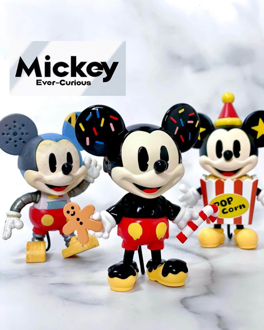 みかほのインスタグラム：「⁡ ⁡ SNSで話題のアートトイ 🤖 POP MART(ポップマート)とDISNEYのコラボ‎🤍 ⁡ @popmartjp  ⁡ ギャンかわすぎるーーー！！！💗💗💗 ⁡ 【DISNEY 100th Anniversary Mickey Ever-Curious シリーズ】  好奇心に国境はない、 ミッキーのアートの世界を探る！ ディズニー100周年を記念して、 ミッキーと一緒に新たな冒険に出かけよう🌈   ノーマル12種＋シークレット1種   中身がわからないブラインドボックス仕様 なので、どのデザインが届くかわくわく！💗 ⁡ ついつい可愛くて集めたくなっちゃう🥺‎🤍 つくりもしっかりしてて 完全に大人がコレクションしたくなるフィギュア✨️  PR @popmartjp  #popmart #ポップマート #ディズニーコラボ ⁡ 𑁍𓏸𓈒𓂃𓂃𓂃𓂃𓂃𓂃𓂃𓂃𓂃𓂃𓈒𓏸𑁍‬ ⁡ 最後まで読んでいただき ありがとうございました🤍 ⁡ このアカウントでは 美容やコスメ情報を中心に 日常でいいな♡と思ったものを 発信しております🕊 ⁡ いいね‪‪❤︎‬コメント‪‪❤︎‬シェア‪‪❤︎‬保存⸜❤︎⸝‍ フォローの全て励みになります- ̗̀ ♡ ̖́- よろしくお願いします 🐰 ⁡ @mikahogram  byみかほ ⁡ 𑁍𓏸𓈒𓂃𓂃𓂃𓂃𓂃𓂃𓂃𓂃𓂃𓂃 𓈒𓏸𑁍‬  #フィギュアコレクション  #ディズニーグッズ  #ミッキーグッズ  #ミッキーコラボ  #フィギュア好き」